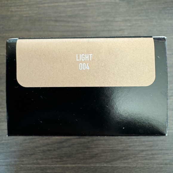 KVD Beauty Good Apple Non-Comedogenic Full Coverage Serum Foundation - Picture 2 of 3